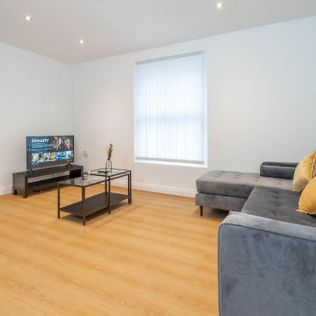 Two Bedroom Apartment-One Choice Stays- Jewellery Quarter Birmingham Esterno foto