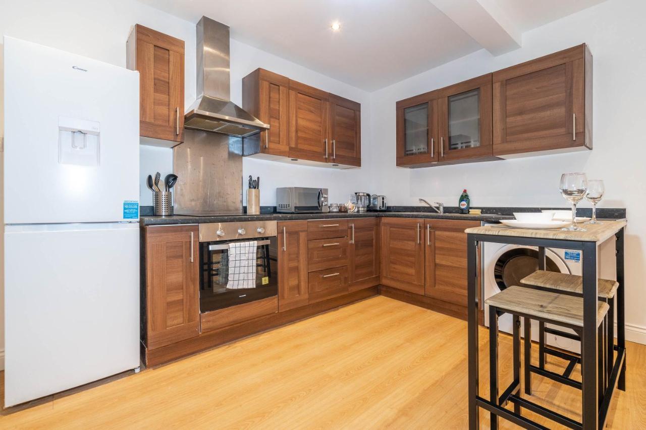 Two Bedroom Apartment-One Choice Stays- Jewellery Quarter Birmingham Esterno foto