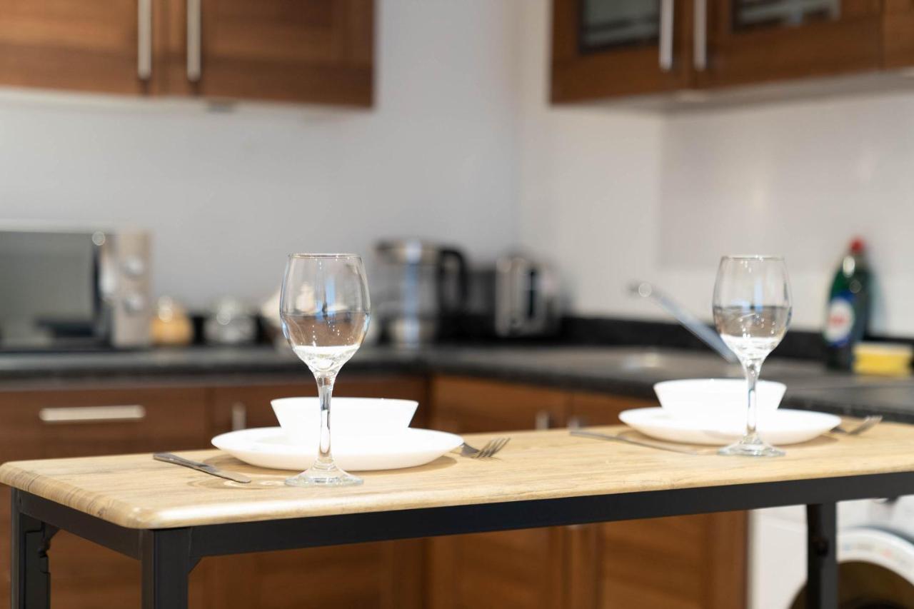 Two Bedroom Apartment-One Choice Stays- Jewellery Quarter Birmingham Esterno foto
