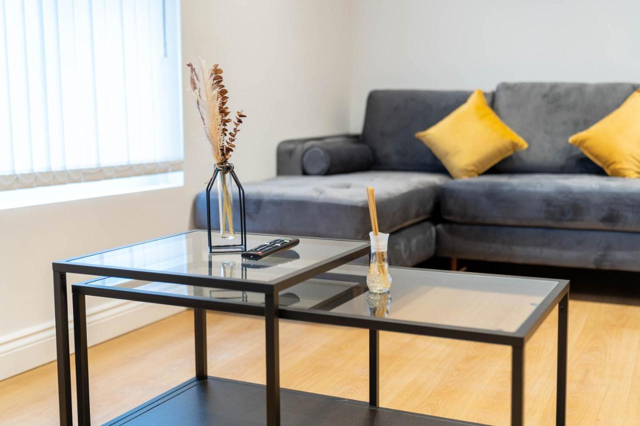 Two Bedroom Apartment-One Choice Stays- Jewellery Quarter Birmingham Esterno foto