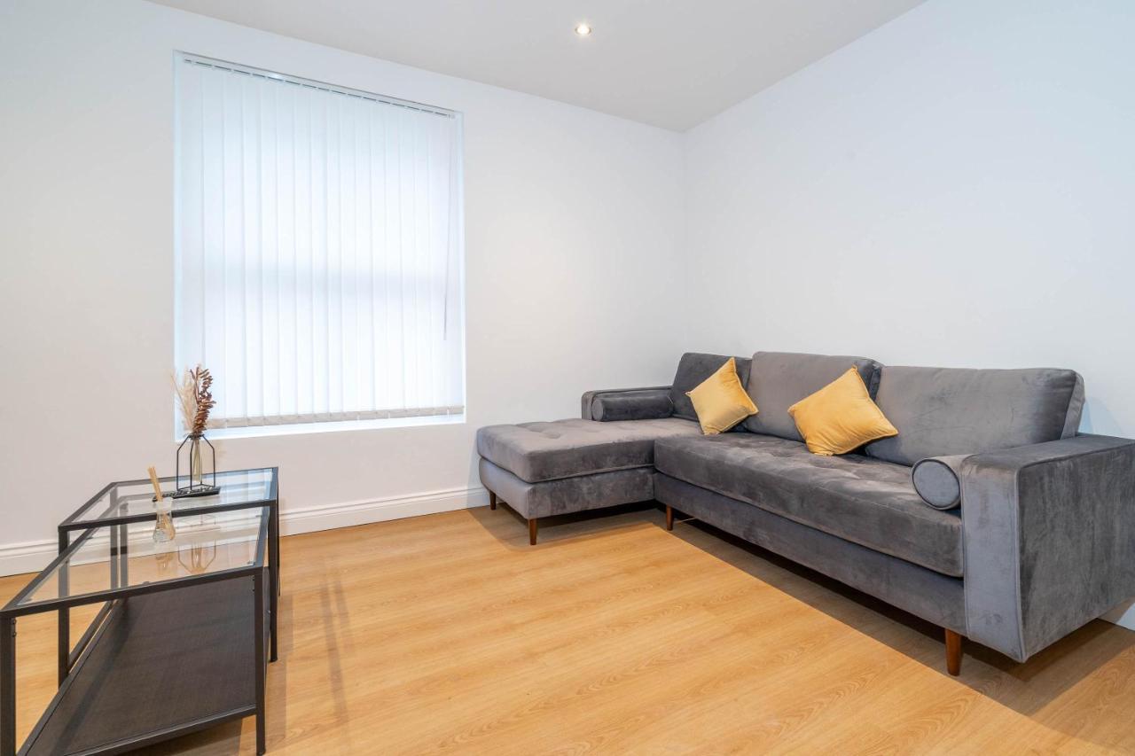 Two Bedroom Apartment-One Choice Stays- Jewellery Quarter Birmingham Esterno foto