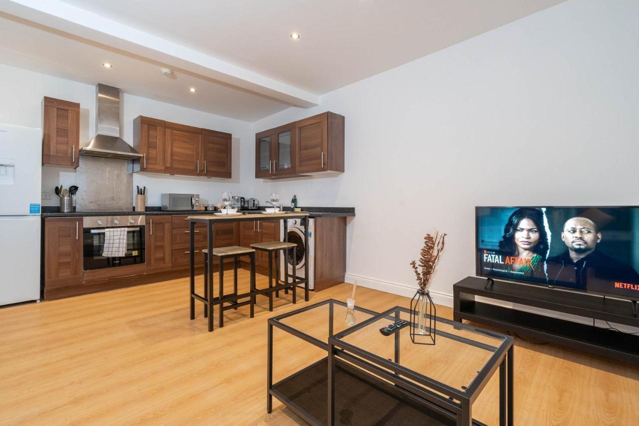 Two Bedroom Apartment-One Choice Stays- Jewellery Quarter Birmingham Esterno foto
